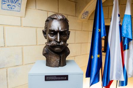 Kip Rudolfa Maistra po skoraj 90 letih v Kamniku (14)